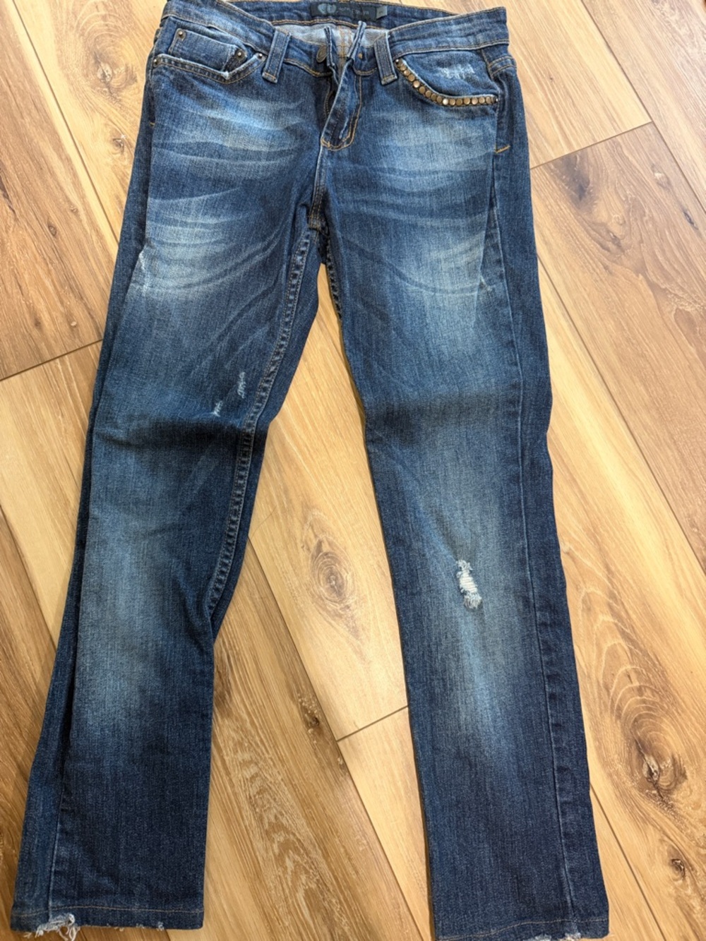 Women’s Skinny Jeans in Dark Blue Wash